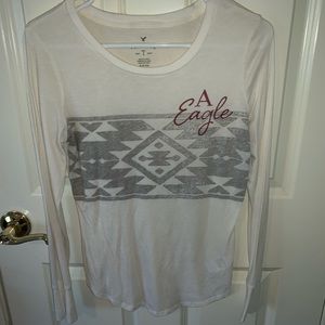 White American Eagle long sleeve shirt
